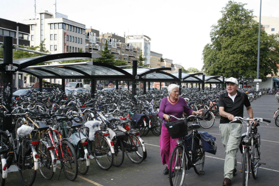 Fietsparkeren bij station Fietsparkeren bij station