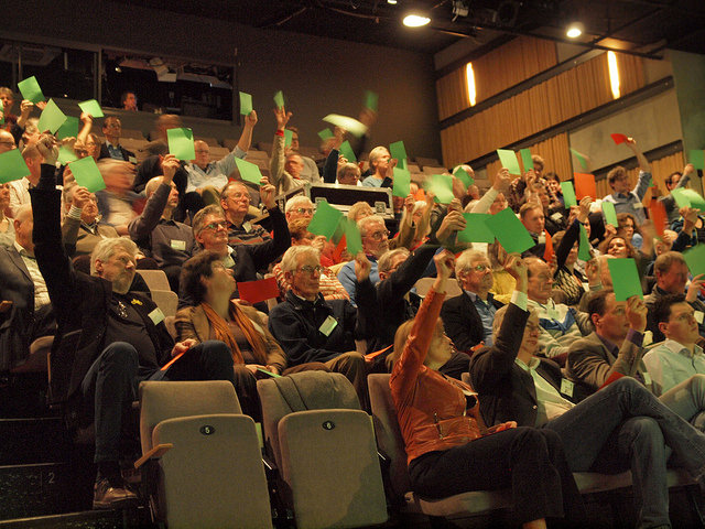 Zaal stemt mee Zaal stemt mee