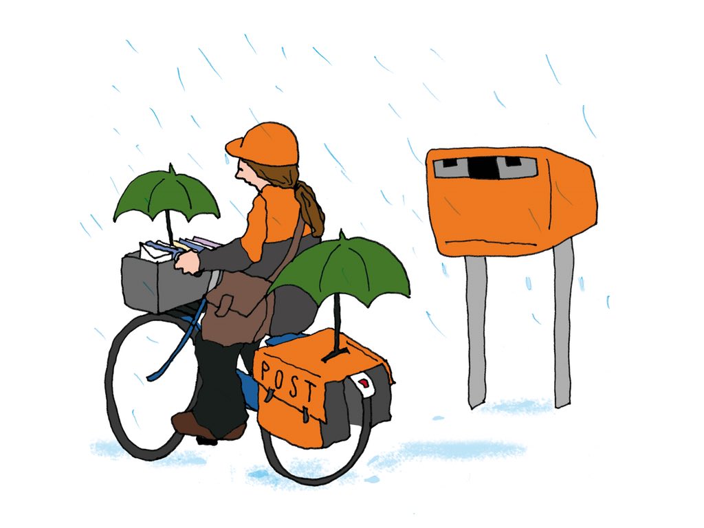 Fietsende postbode in de regen