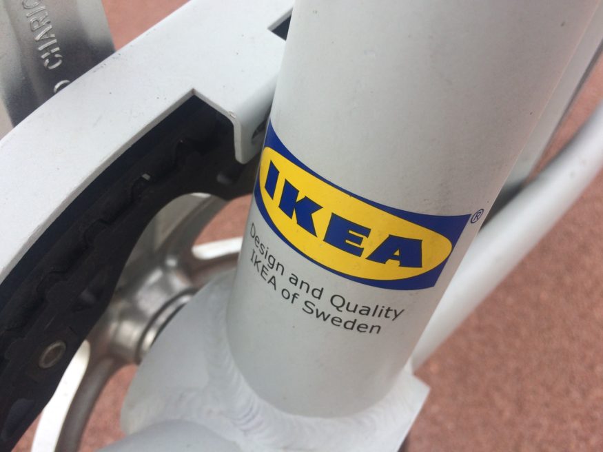 logo op IKEA Sladda fiets