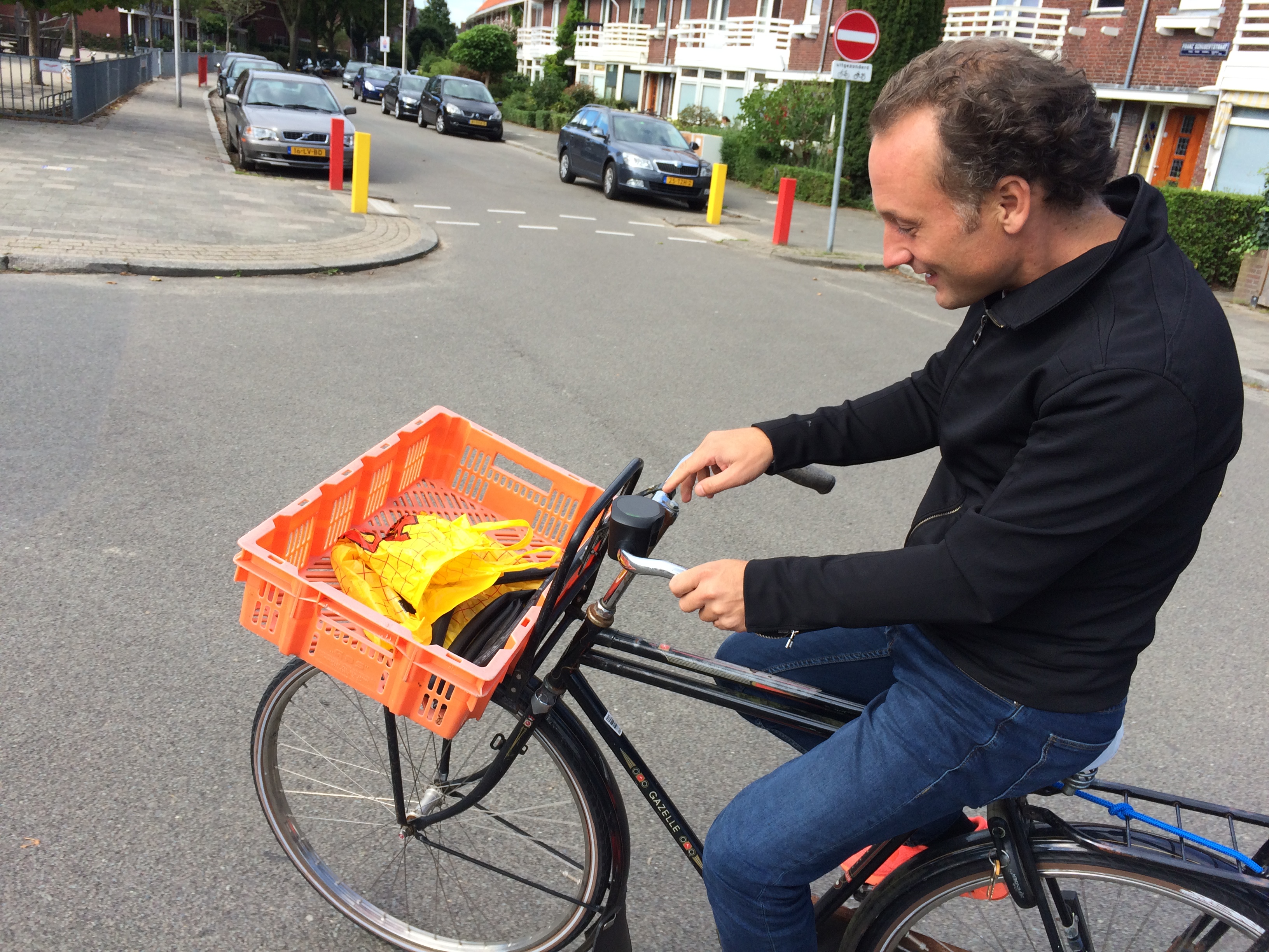Jonas Haring op zijn Gazelle met de Smart Halo