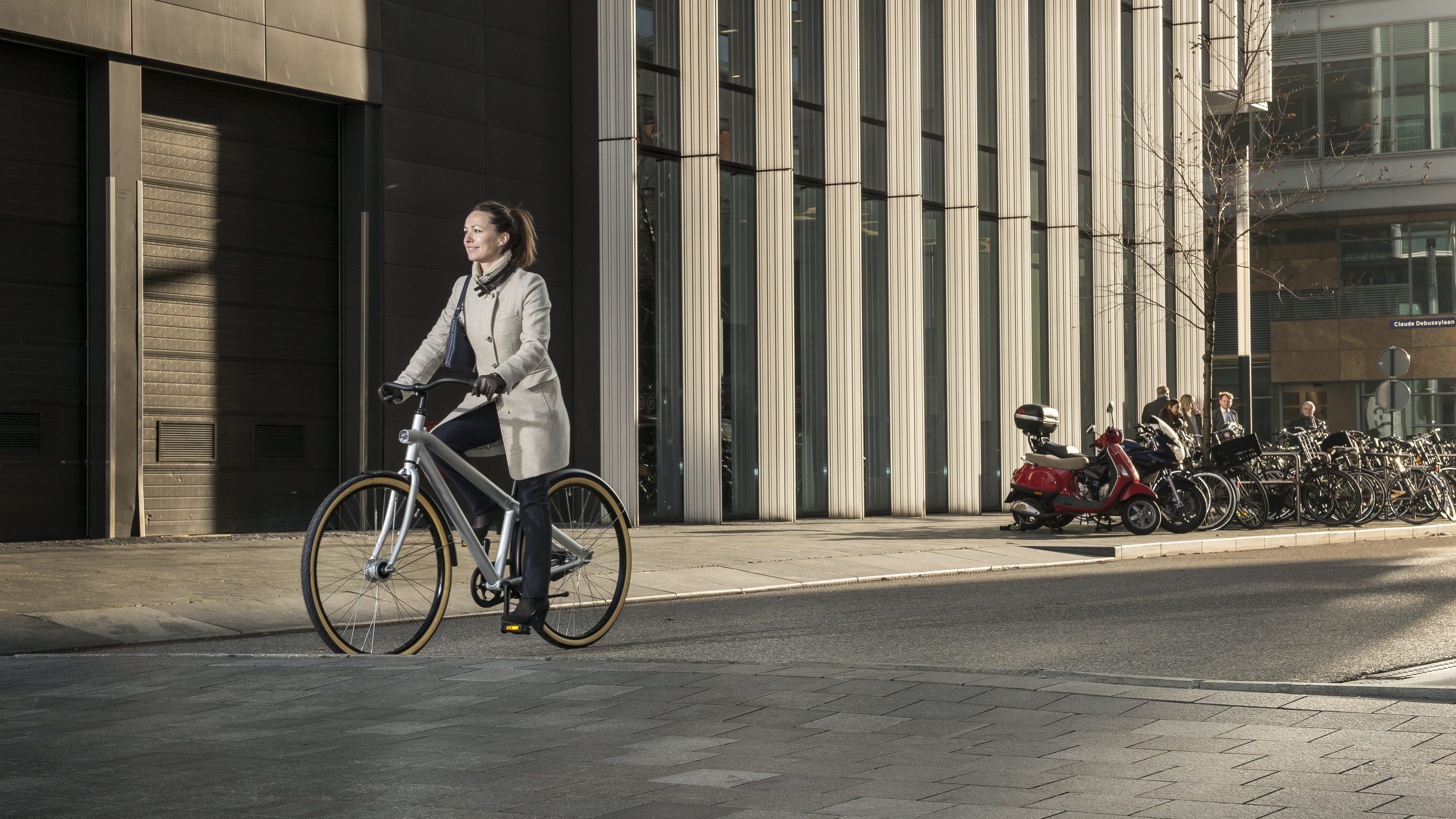 Fietser op de Zuidas