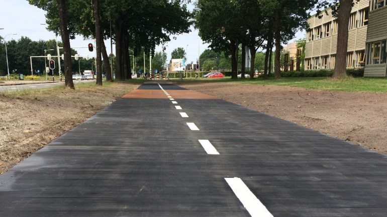 Houten fietspad in Emmen