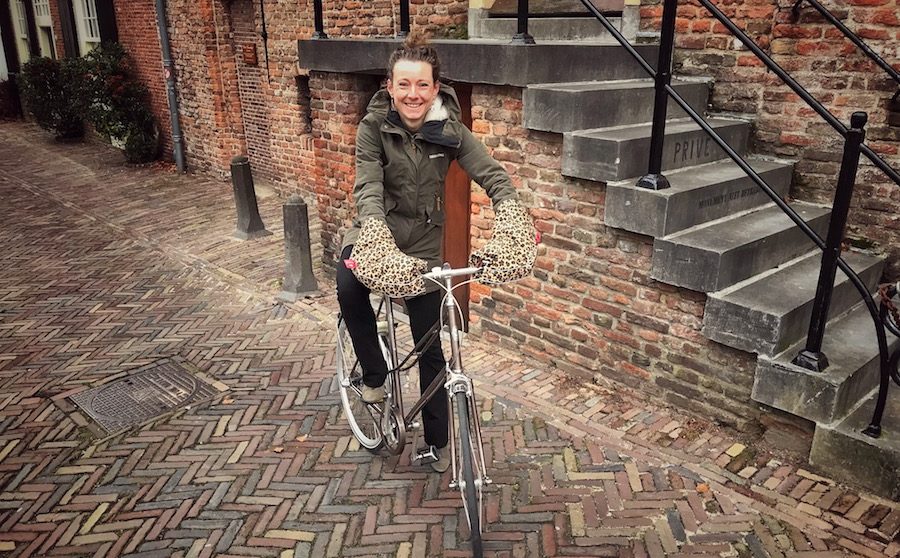 Marina van Dijk met moffen