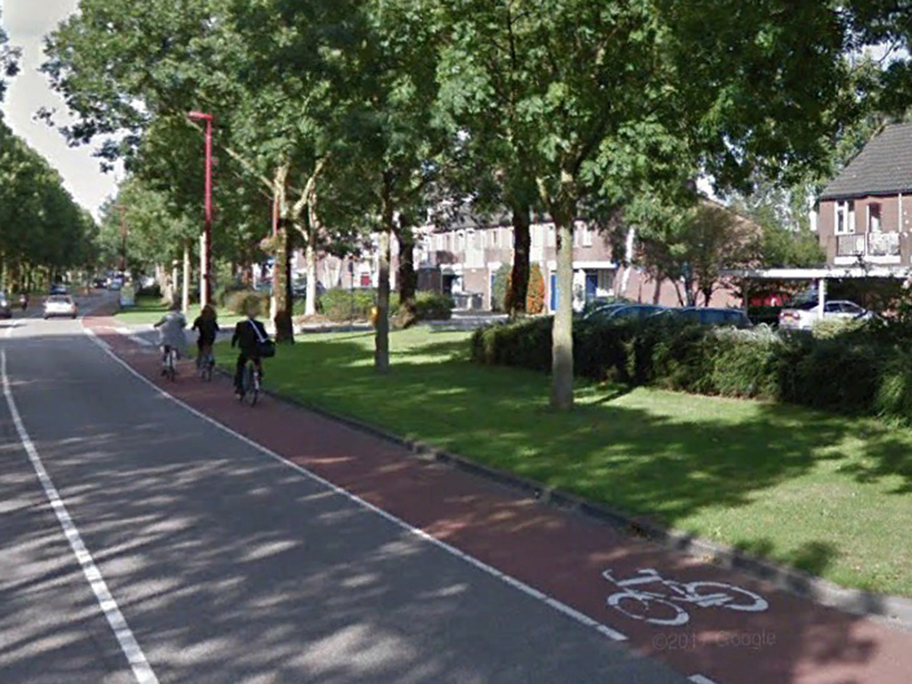 Fietsstrook met ononderbroken streep