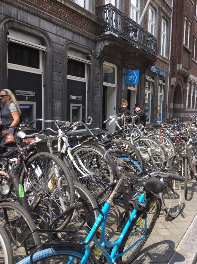Overvolle fietsenrekken