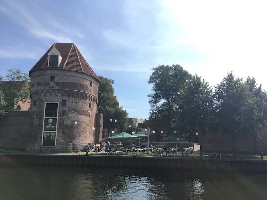 Wijndragerstoren in Zwolle vanaf de overkant