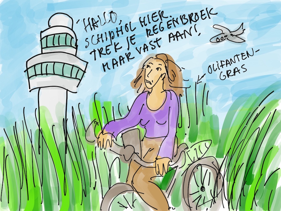 Fietser wordt door verkeerstoren Schiphol aangemoedigd de regenbroek aan te trekken