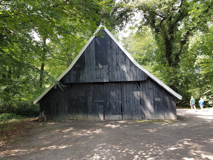 Vakwerkschuur uit 1750 in Abraham Ledeboerpark
