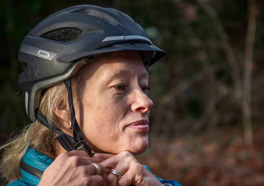 Intimiderend met fietshelm
