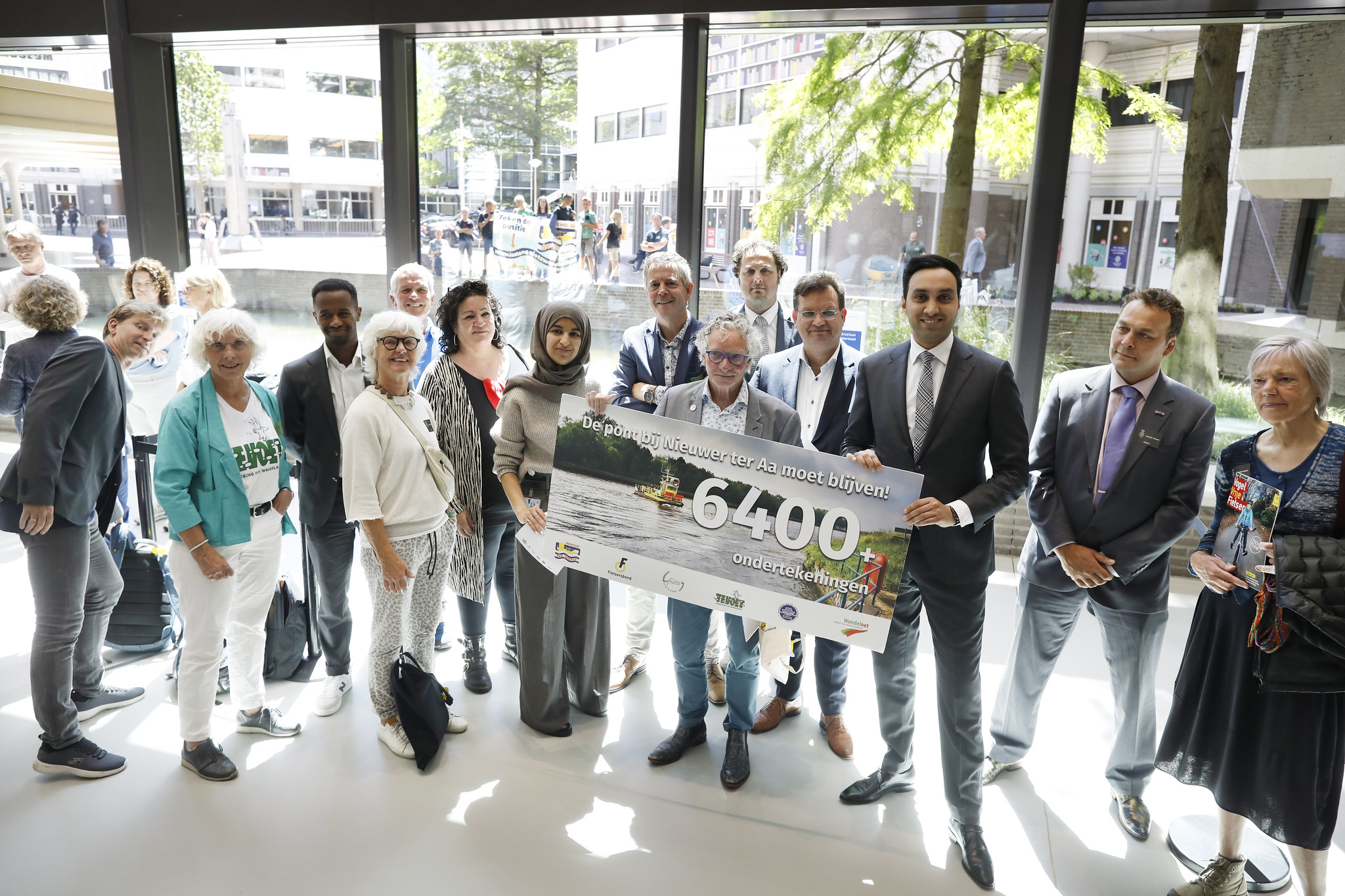 Overhandiging petitie