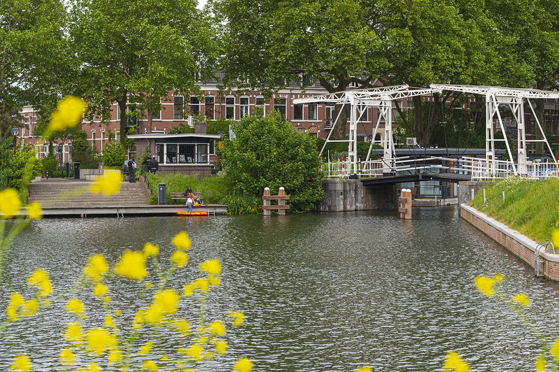Fietsen langs Utrechts water