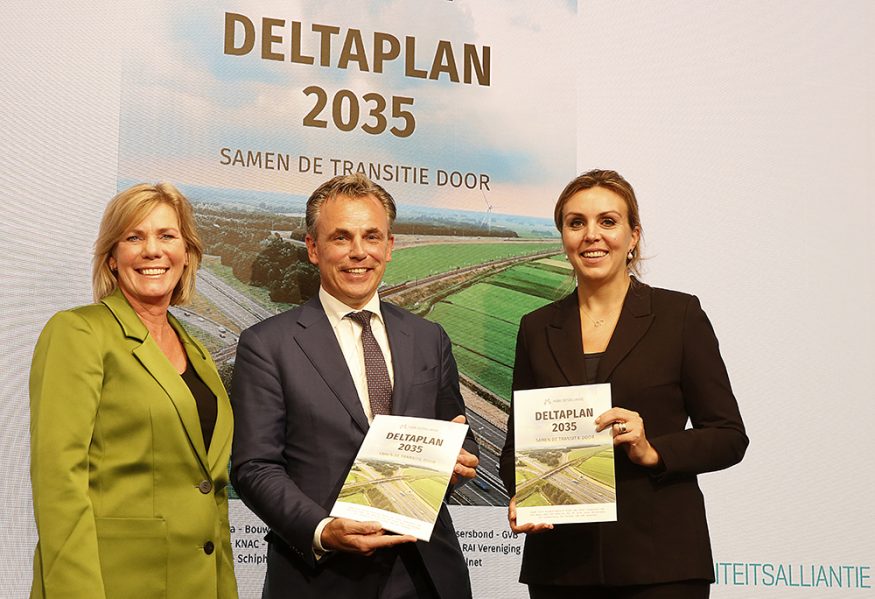 Uitreiking Deltaplan 2035 tijdens het Grote Mobiliteitsdebat