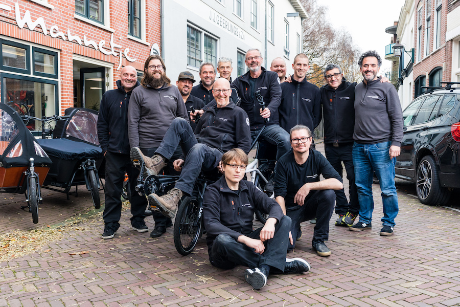 Het team van 't Mannetje met voorop op de Hase Pino Hans Huurneman.