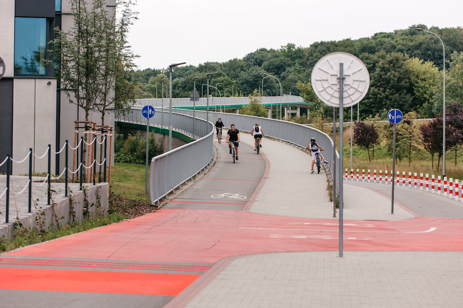 Een fietsbrug in Krakau.