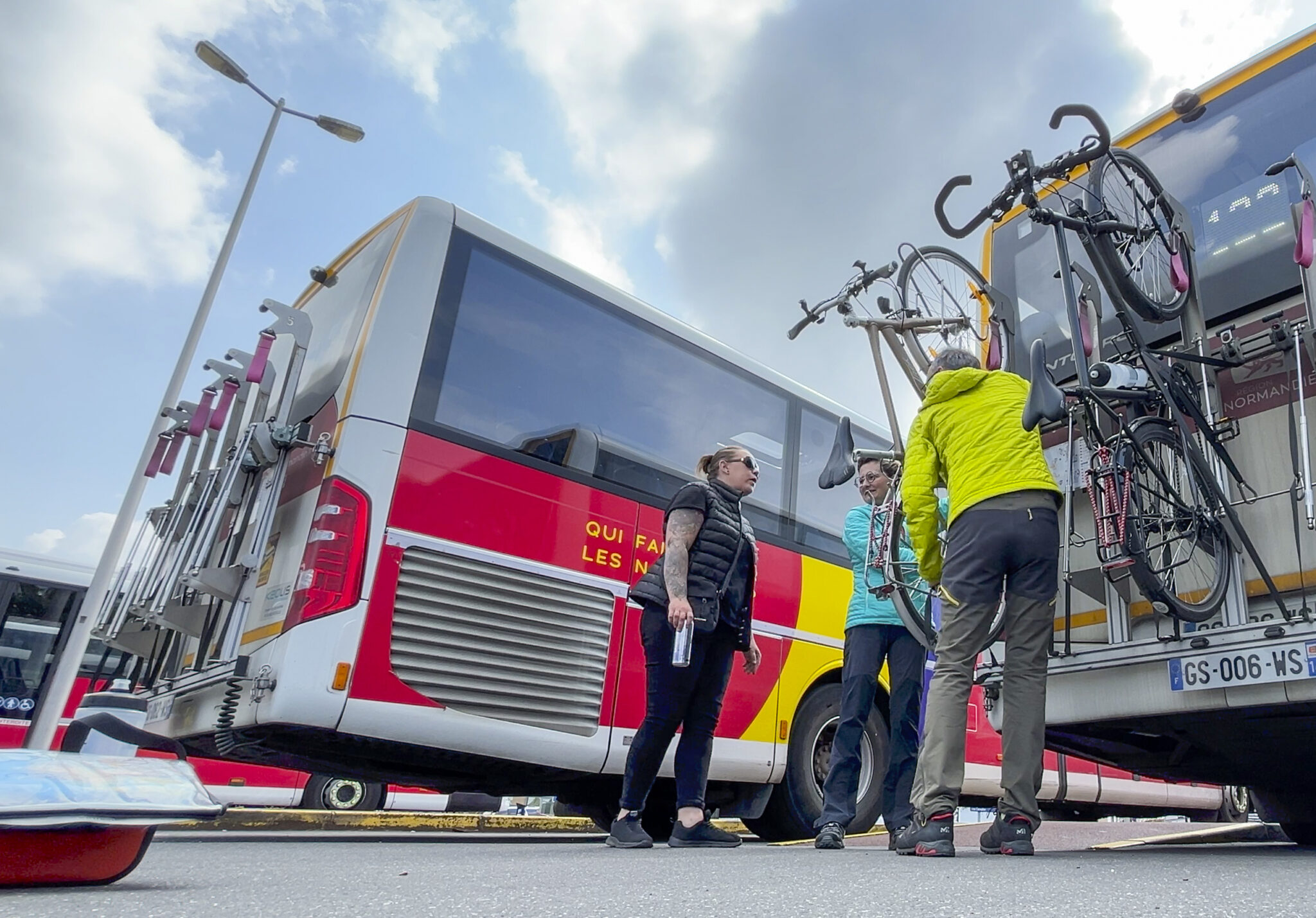 De fiets mee in de trein, bus of het vliegtuig: wel of niet doen