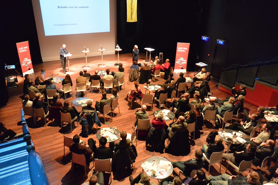 Zaal Fietsersbond verkiezingsdebat inleidende spreker