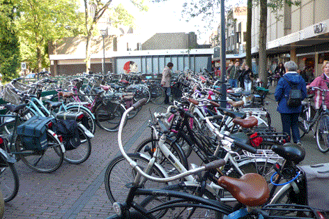 Foto: Meerminnenplein buiten de bewaakte stalling