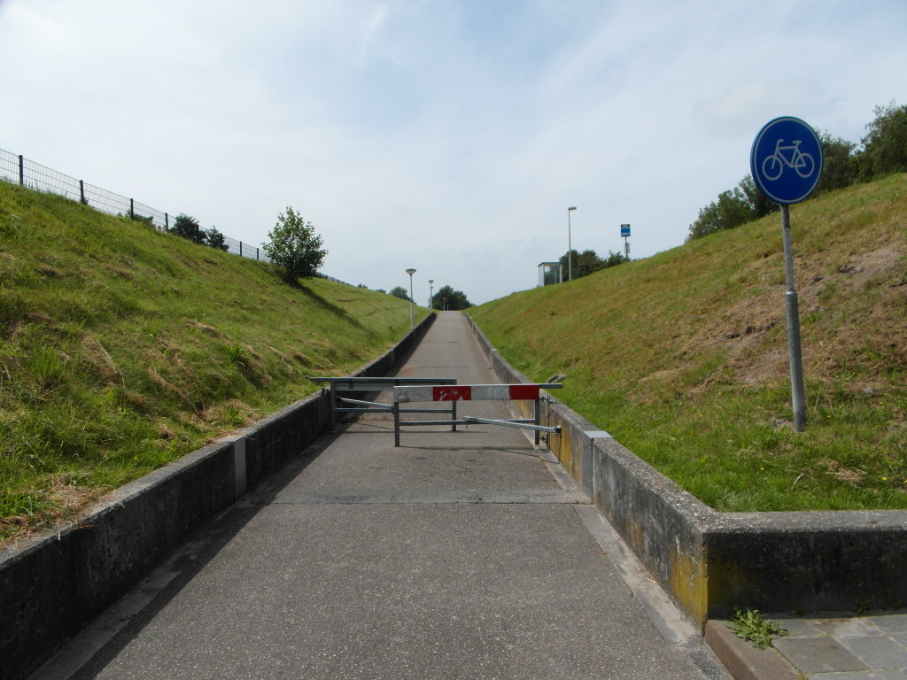 Foto van gevaarlijk fietspad