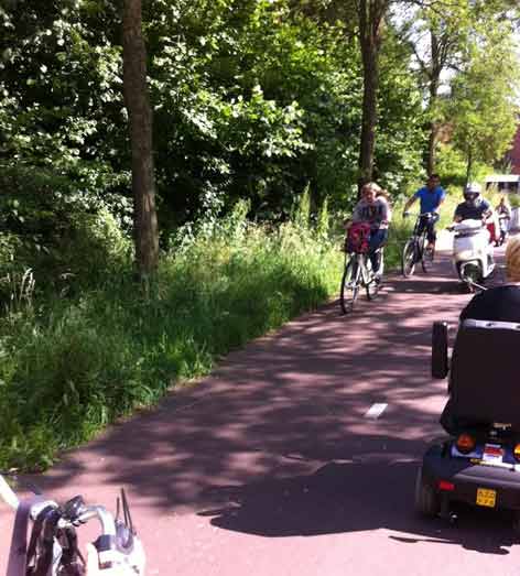 Foto: divers vervoer op fietspad