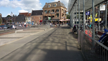 Foto: Zicht op fietsparkeerplaats vanaf Rodetorenbrug
