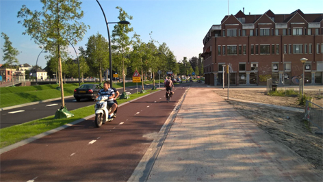 Foto: nieuwe fietspad langs Centrum_West