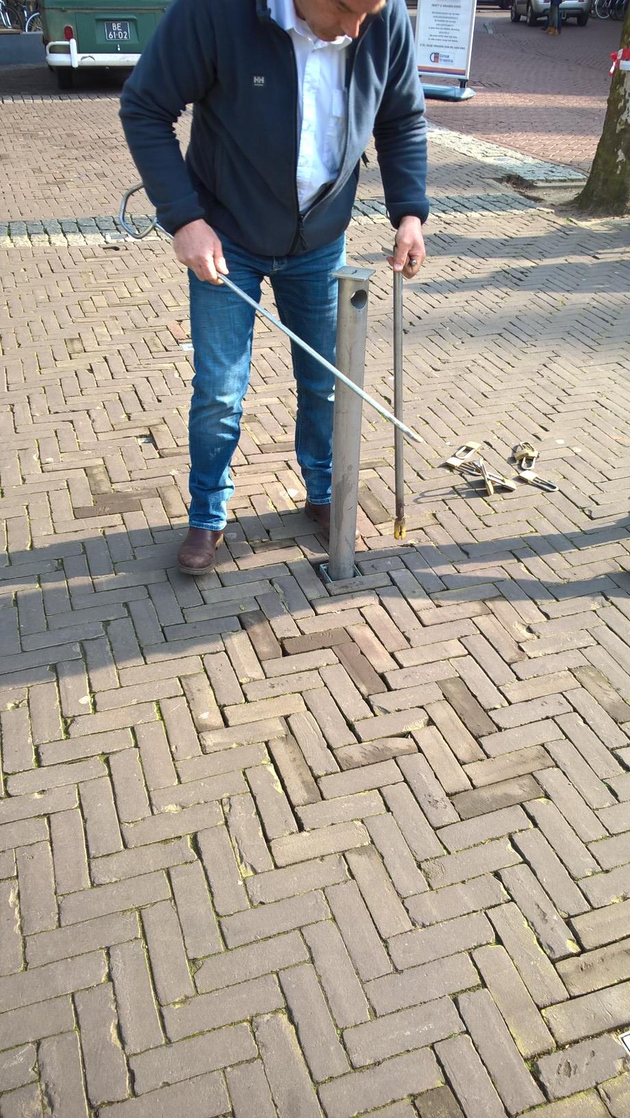 Foto: pop-up stalling wordt geïnstalleerd