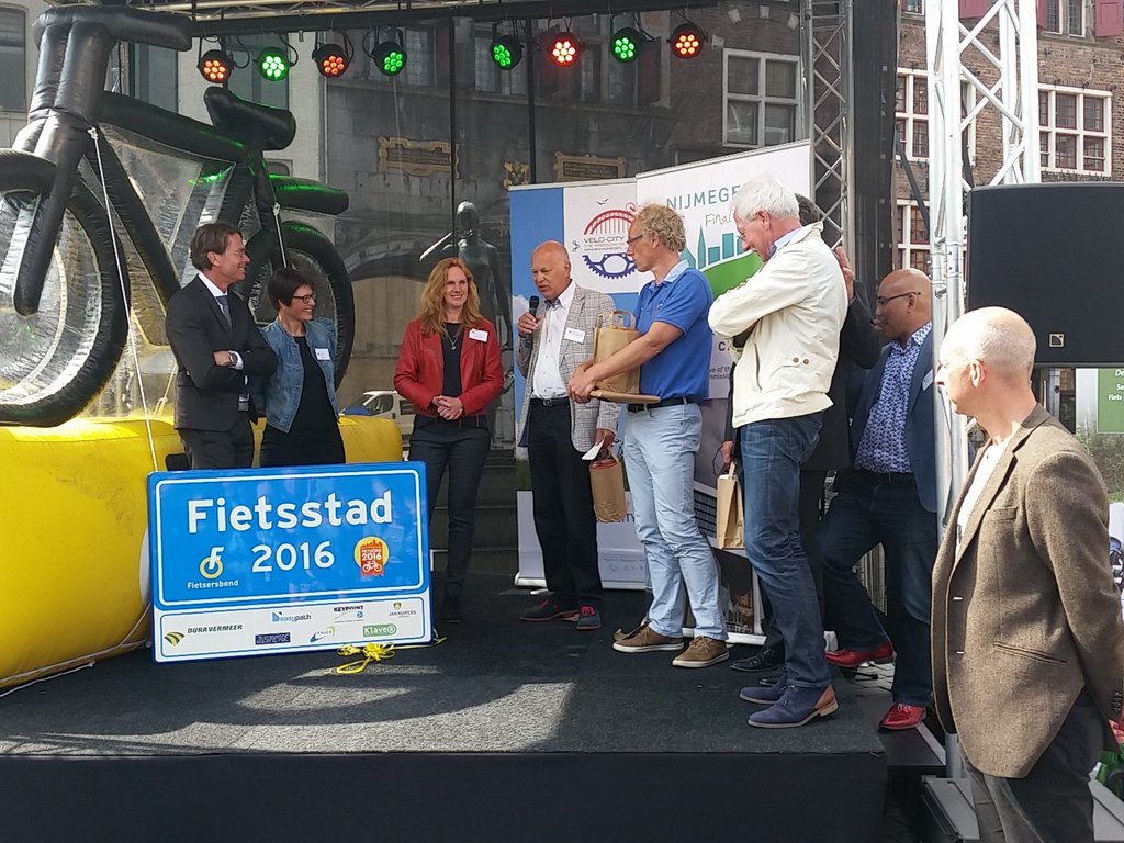 Foto: Zwolle feliciteert Nijmegen