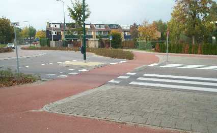 rotonde met ononderbroken fietspad